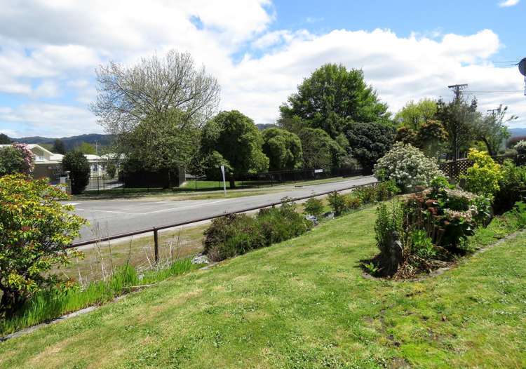 31 Victory Street Reefton_11