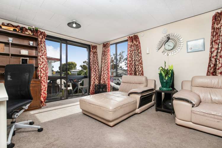 3/8 Barneys Farm Road Clendon Park_4