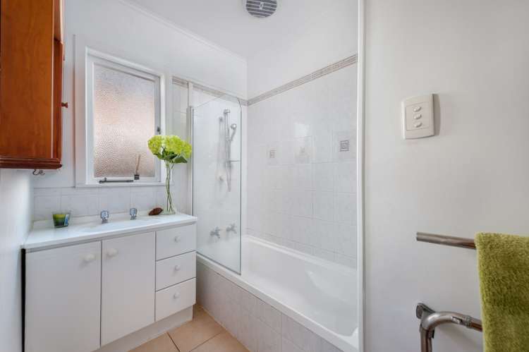 15a Riverview Road New Lynn_15