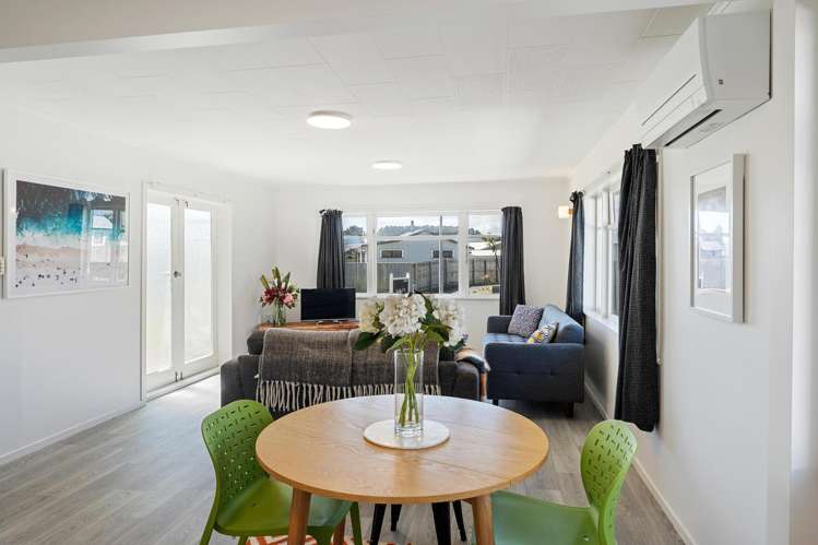 4 Colenso Place Otaki Beach_5