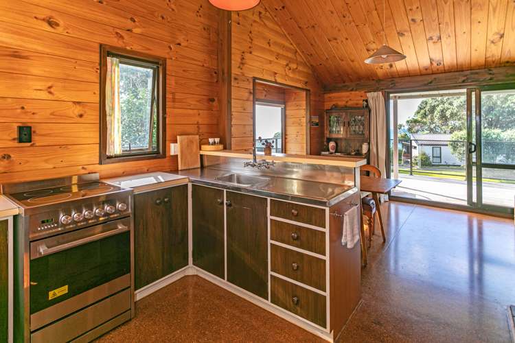 108 Oratia Place Onemana_11