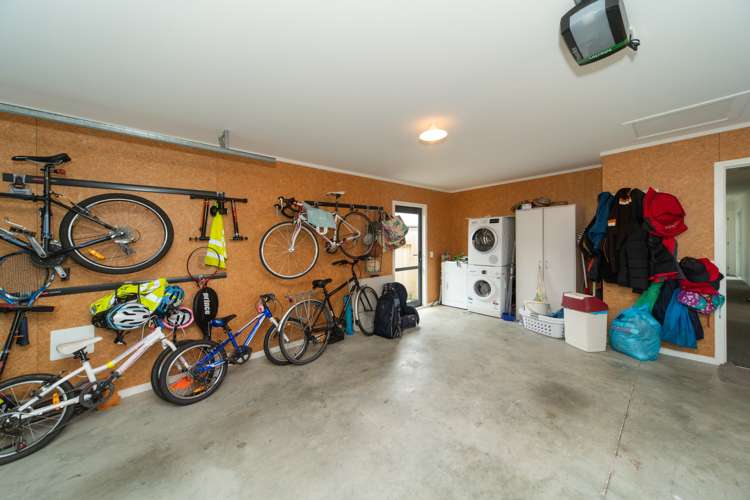 32 Wescombe Grove Feilding_23