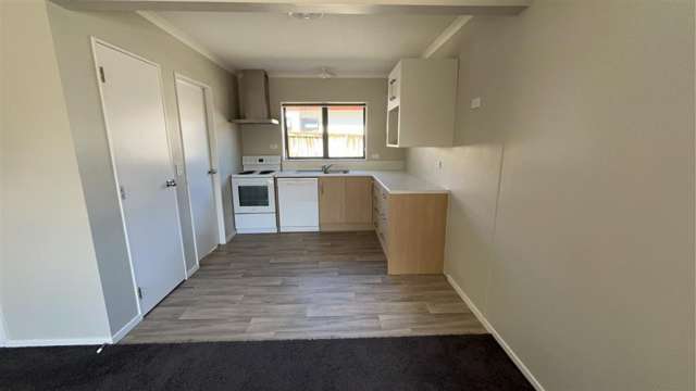 8D Inverness Avenue Hamilton East_3