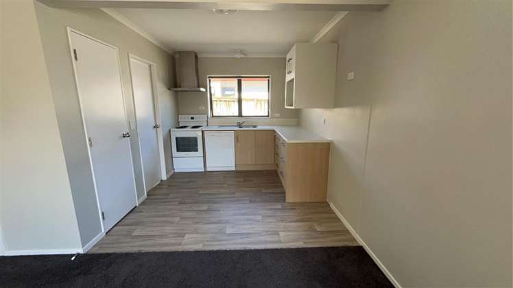 8D Inverness Avenue Hamilton East_3