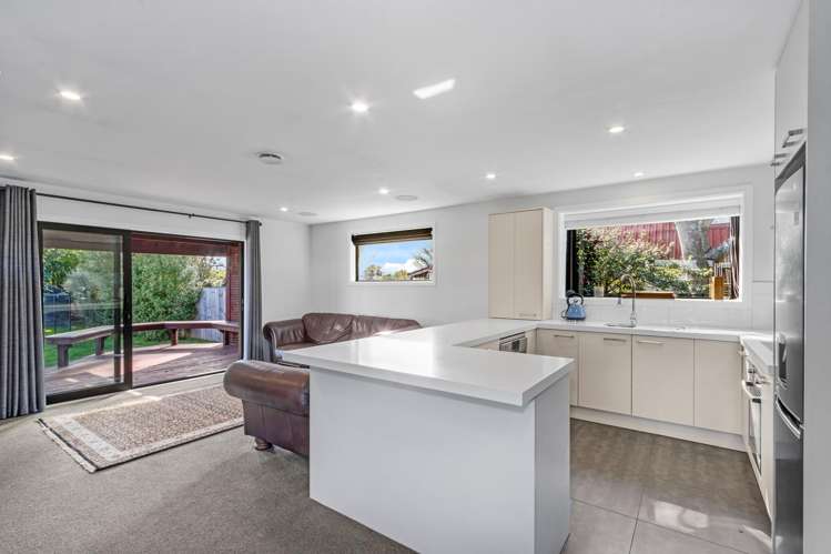 27 Momorangi Crescent Redwood_6