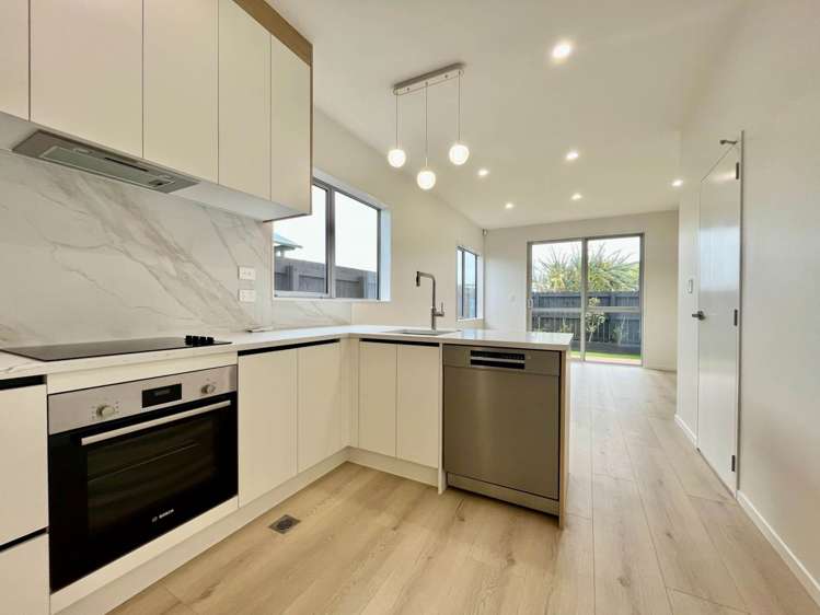 9/9 Coral Crescent Panmure_5