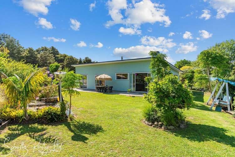 37 Willow Lane Maungaturoto_35