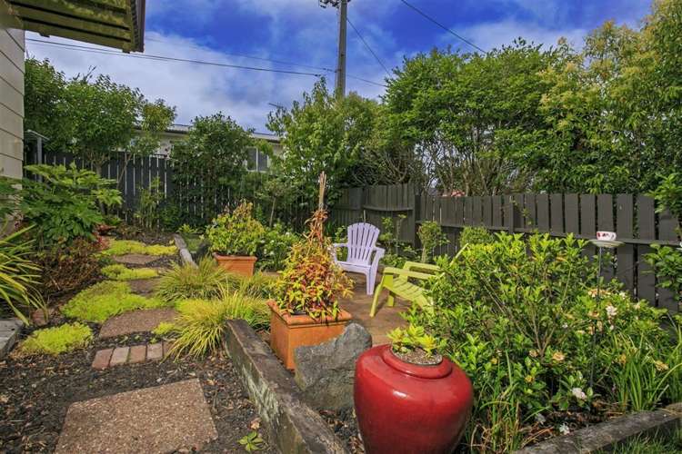 2/49 Lancaster Road Beach Haven_16