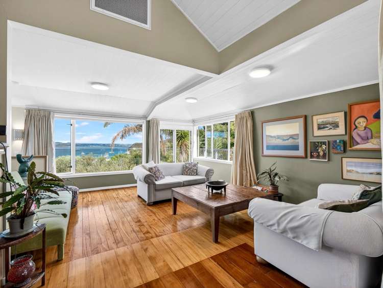 8 Robertson Street_3