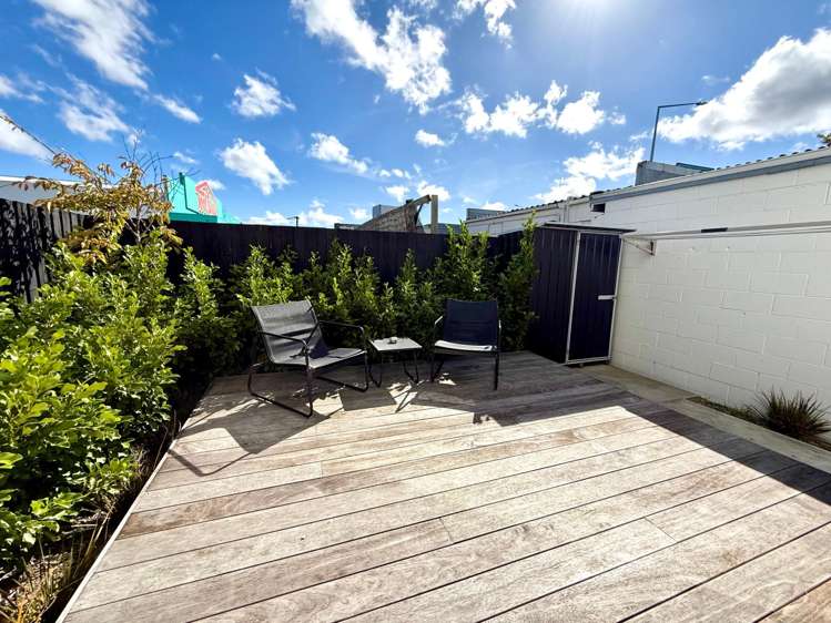  2/6 Manning Place Woolston_9