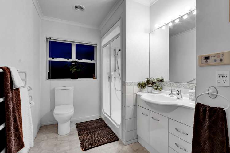 7 Saddle Row Welbourn_16