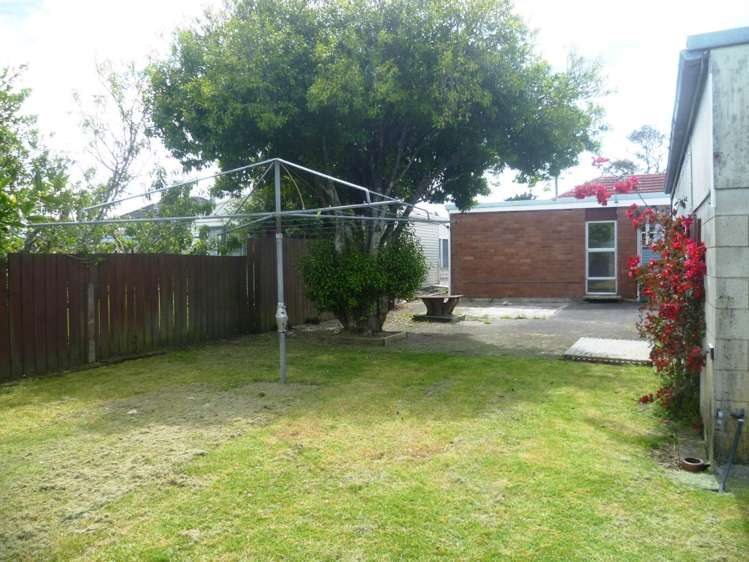 8 Karamu Street Te Atatu Peninsula_13