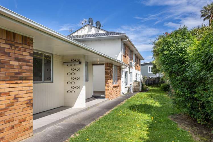 2/45 Willcott Street Mount Albert_8