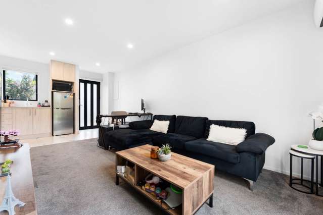 5/102 Millbrook Road Henderson_3