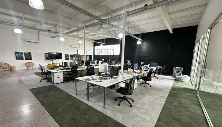 399 New North Road_0