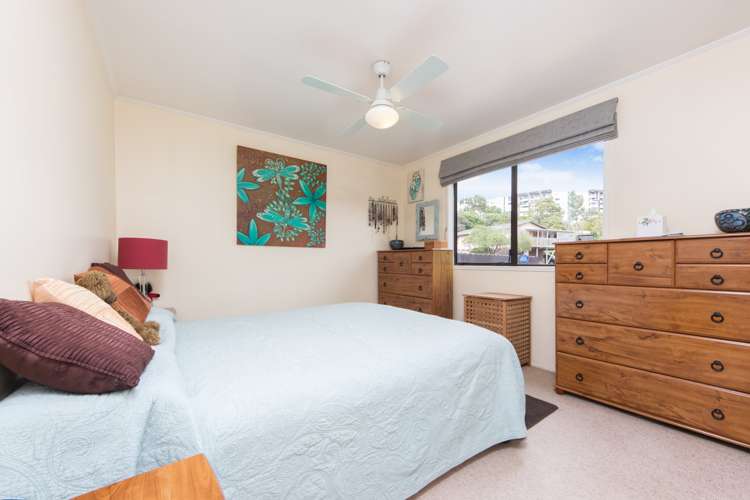 9 Panzic Place Glen Eden_13