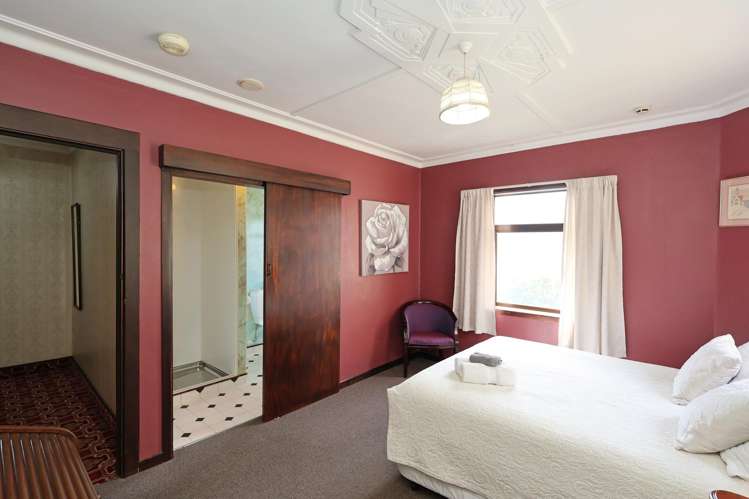 40 Gore Street + 41 Barrow Street Bluff_24