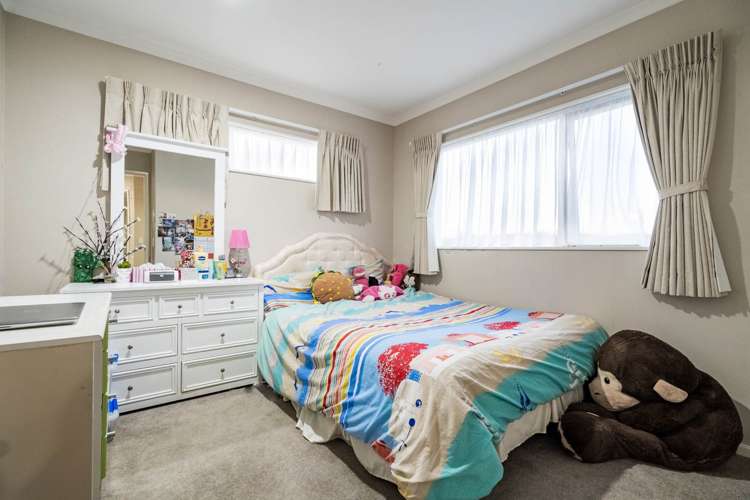 10 Woolaston Place Flat Bush_16