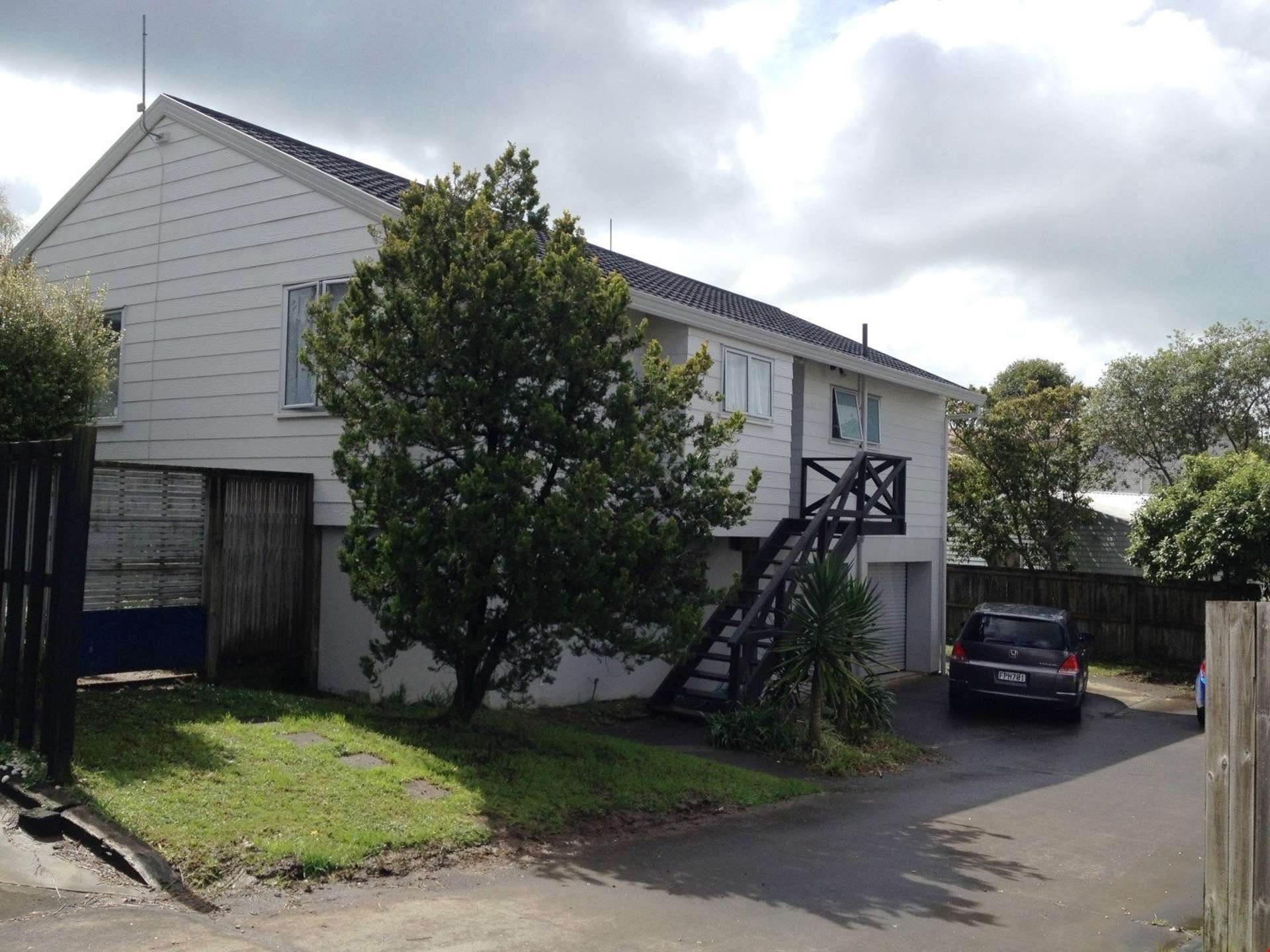 2/134 Bradbury Road Botany Downs_0