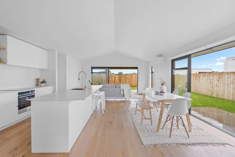 27 Saint Michael Crescent One Tree Point_10