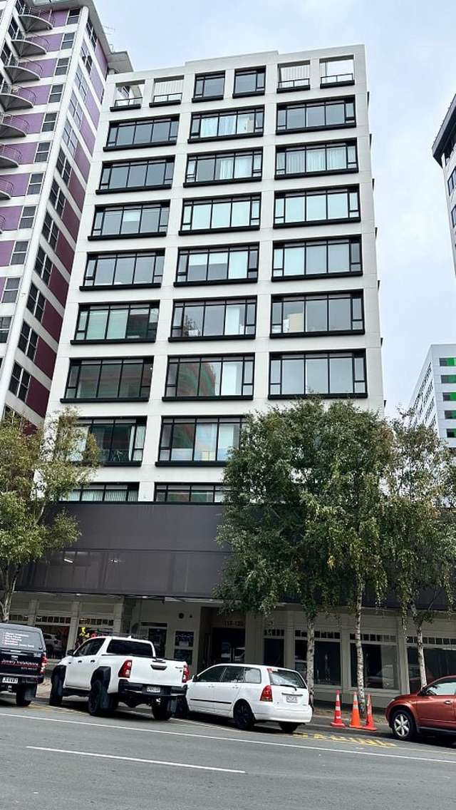 Near New 0ne bedroom fully furnished modern Apart