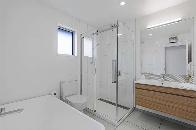 126 Huntsbury Avenue Huntsbury_15