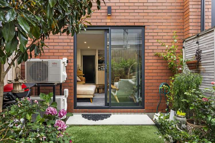 10/10 Yeovil Road Te Atatu Peninsula_11