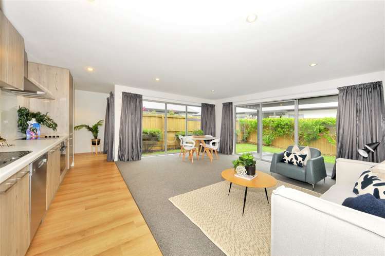 17 Farnborough Way Rolleston_11