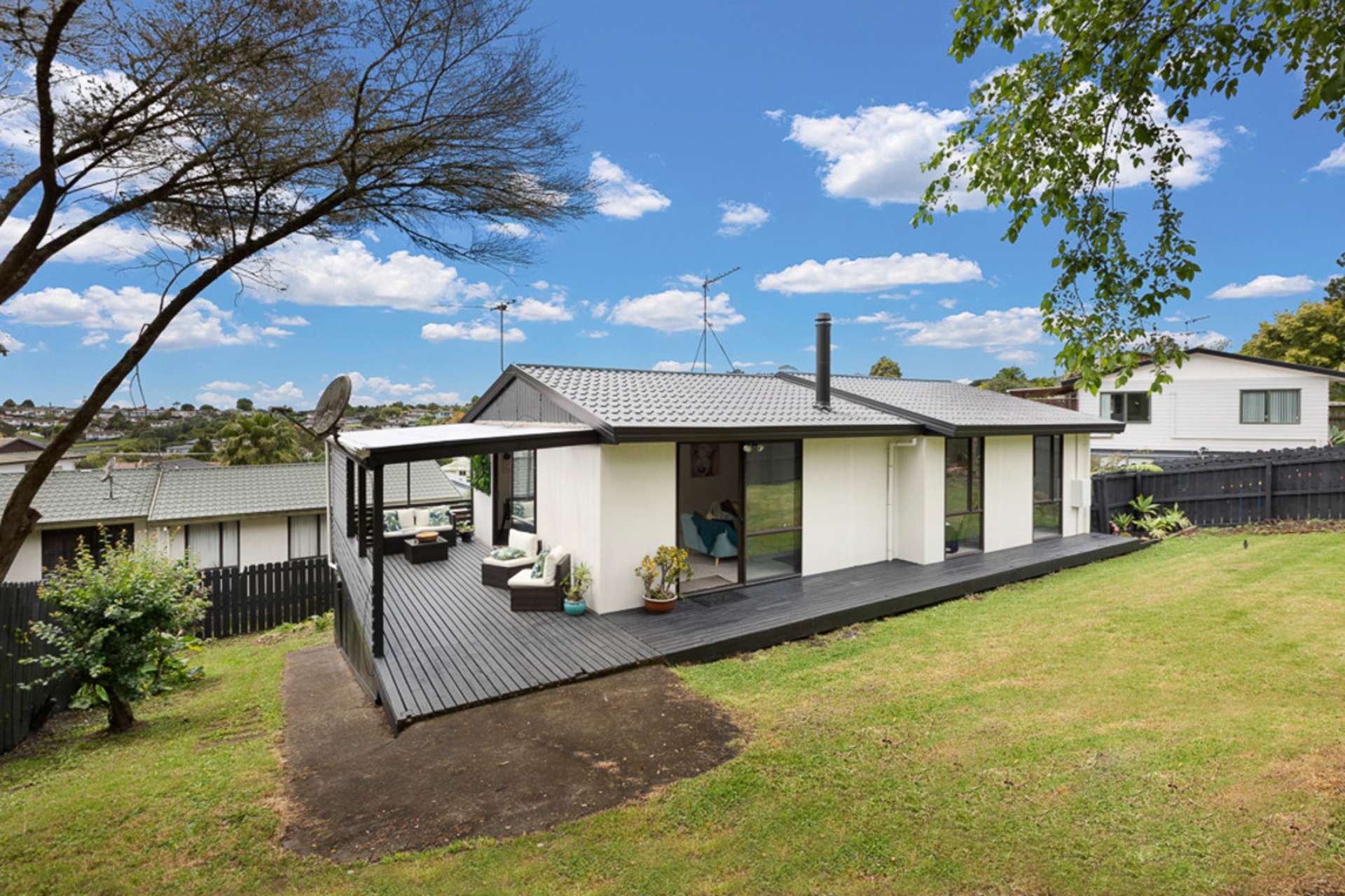 1/235 Glengarry Road Glen Eden_0