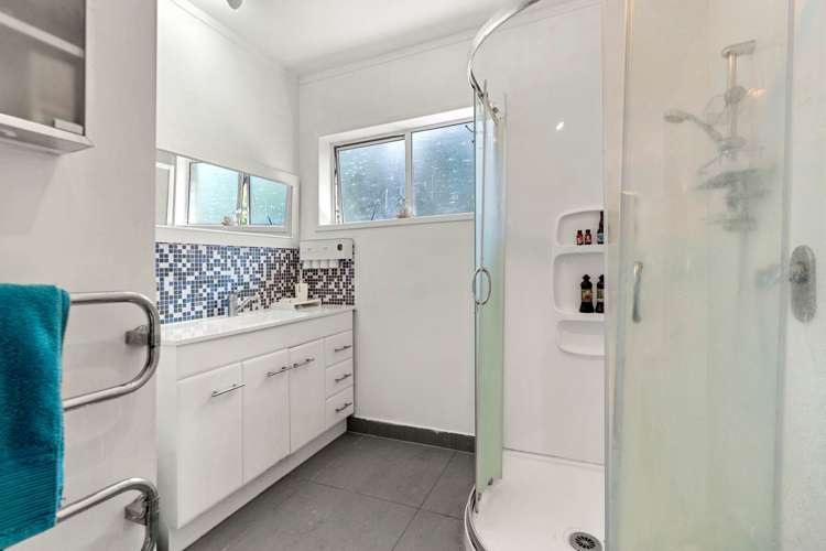 2/30 King Richard Place Browns Bay_8