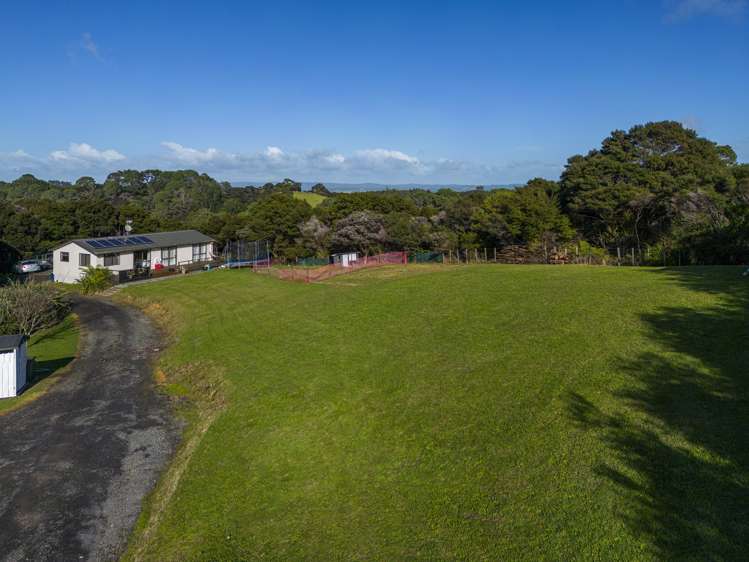 121 Elmore Road Paremoremo_15