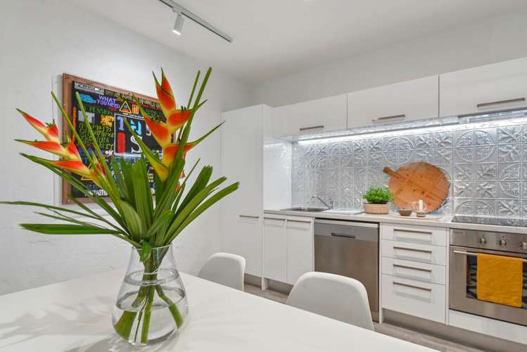 2/25a Lake Road Devonport_26