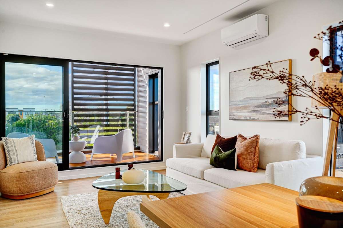 14&16 Woodford Ave_5