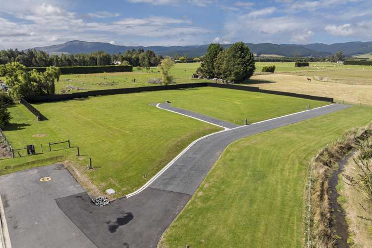 Constitution Avenue Milton_17