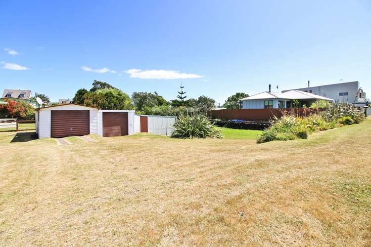 12 Roore Street Foxton Beach_4
