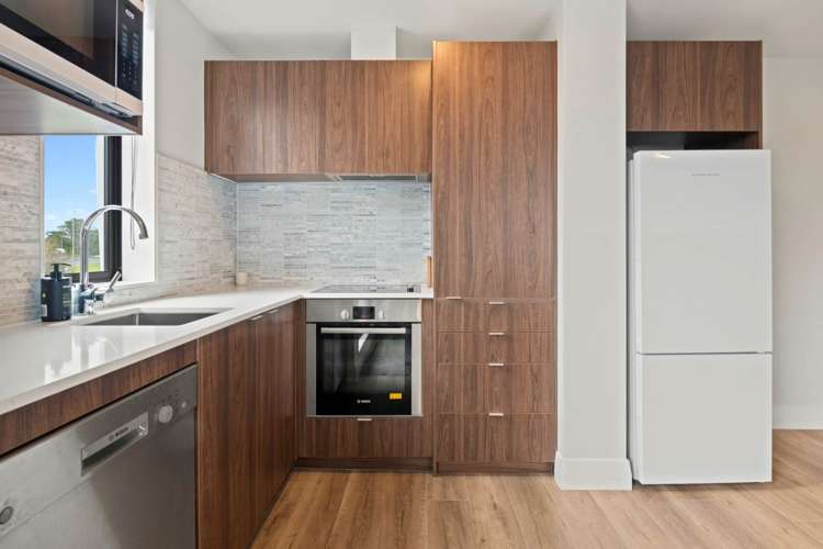 604/22 Library Lane_5