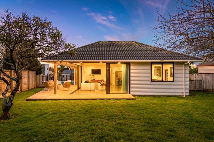 3 Shamrock Lane Te Atatu Peninsula_1