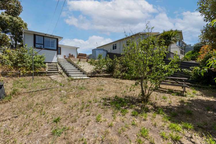 22 Batten Grove The Pines Beach_15