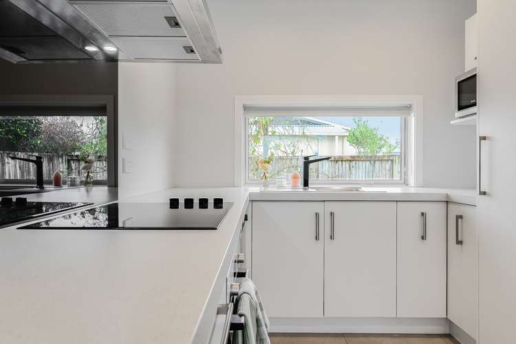 4/209 Tuhikaramea Road Dinsdale_8