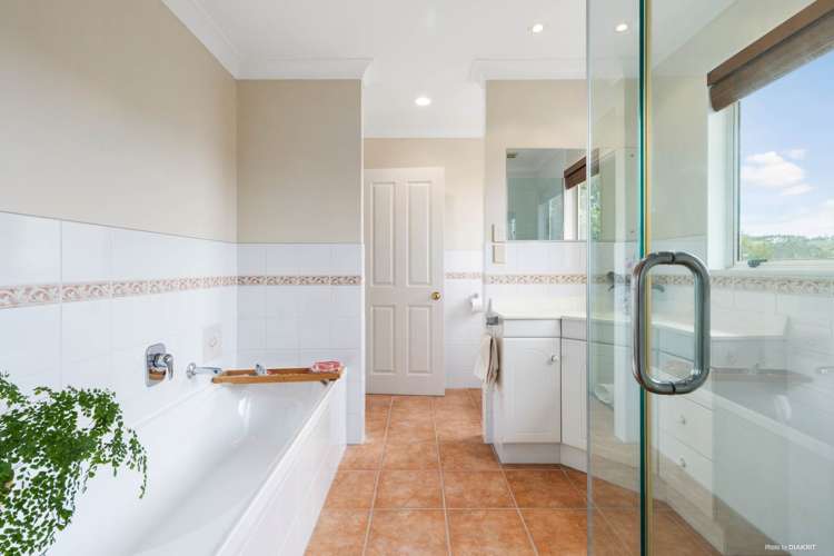 5 Idris Court The Gardens_17