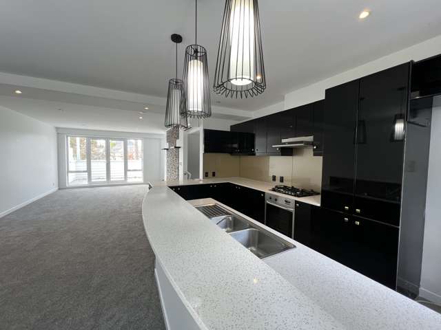 Newly Renovated 2024 | 3 Bedrooms with a Pool & Gym!