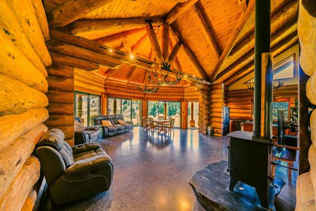 Hunting paradise with luxury log home escape