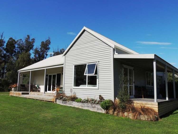 135 Seven Sisters Road Waitohi_12