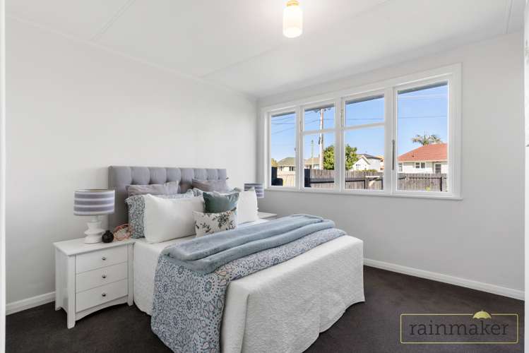 35 Coral Crescent Panmure_11