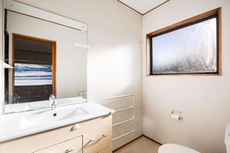 6/55-65 Chivalry Road Glenfield_12