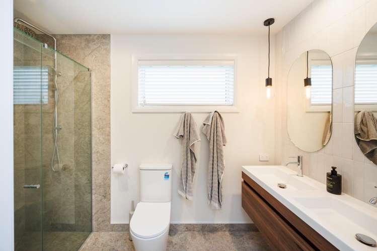 6 Solitude Crescent Kelvin Grove_29