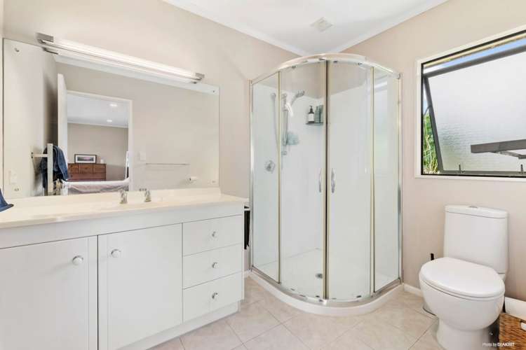 8 Chiania Place Somerville_17