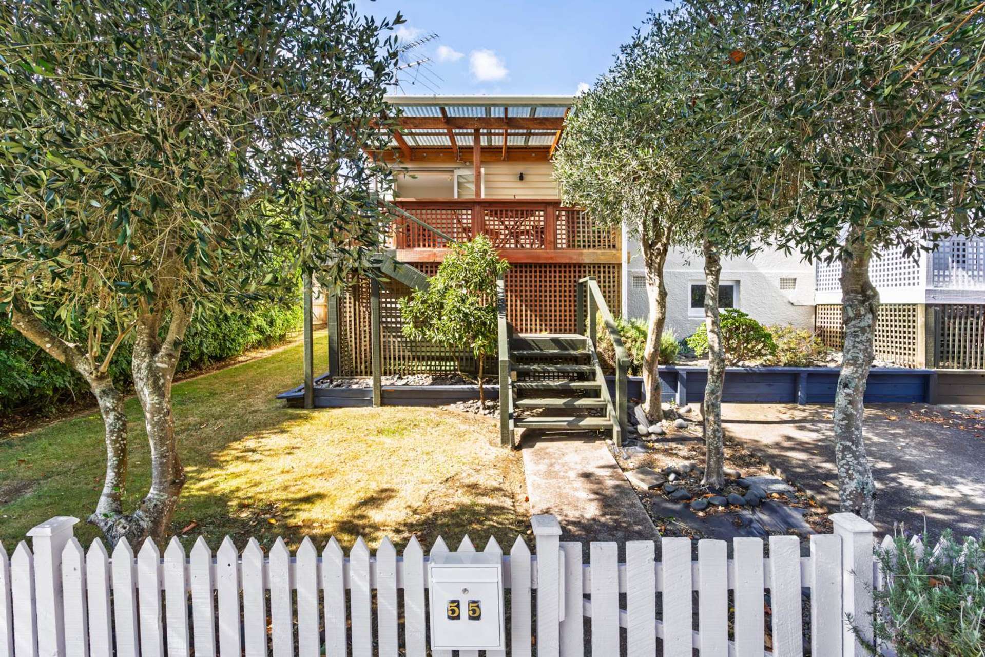 55 Seaview Terrace Mount Albert_0