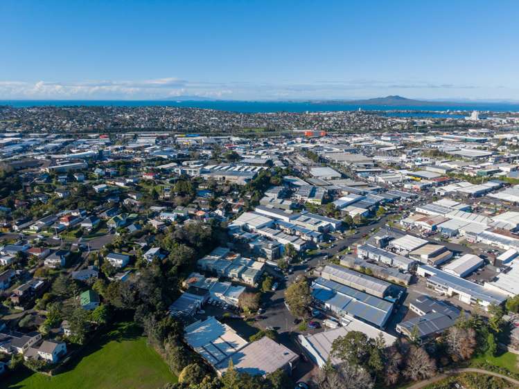 1 & 2/27 Ashfield Road Wairau Valley_20