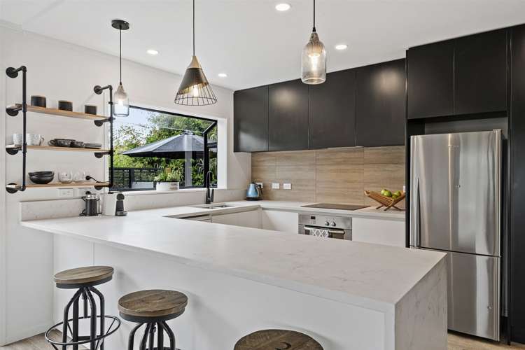 2/90 Verbena Road Birkdale_9